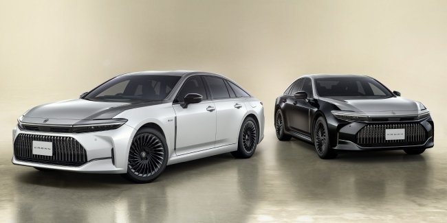  Toyota   Crown   Maybach