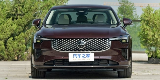      Volvo S90