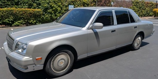     Toyota Century 1999 
