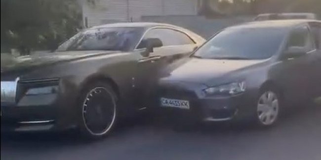    Rolls-Royce Spectre   