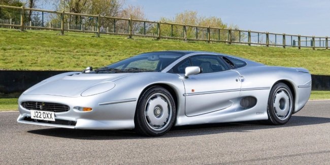    Jaguar XJ220   