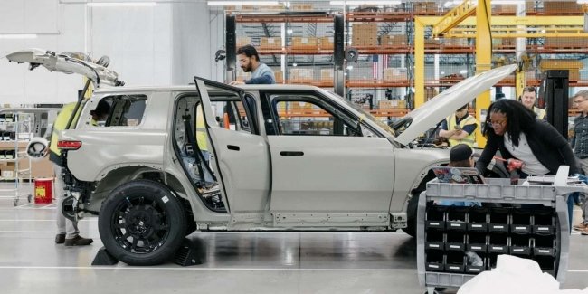 Rivian R2       Volkswagen
