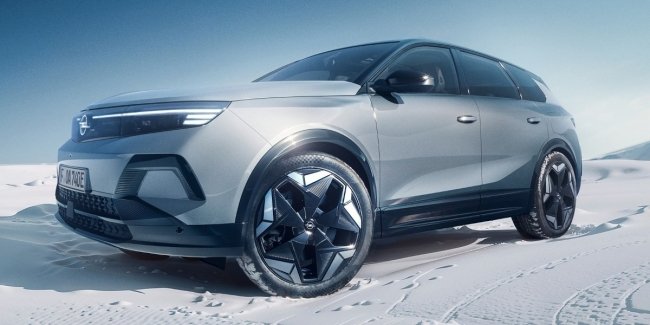    Opel Grandland Electric AWD -  44   325 ..