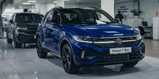 Volkswagen T-Roc   :  50.000 