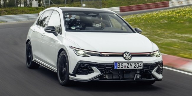  Volkswagen Golf GTI   