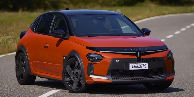  볿    Lancia Ypsilon