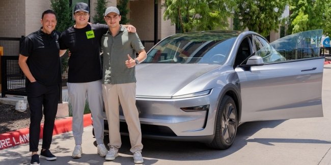   Tesla       볺