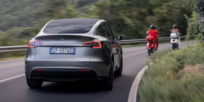 ϳ           Tesla