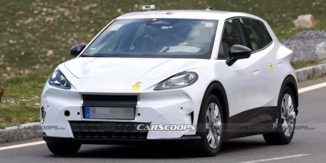  Cupra Raval    