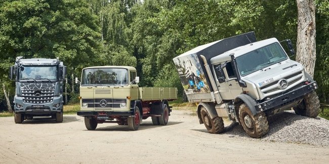  Mercedes-Benz:   - 