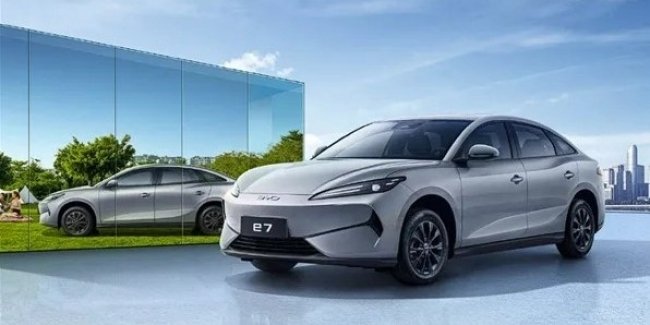  BYD   e7 Travel Edition