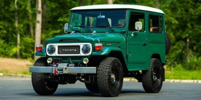       Toyota Land Cruiser FJ40