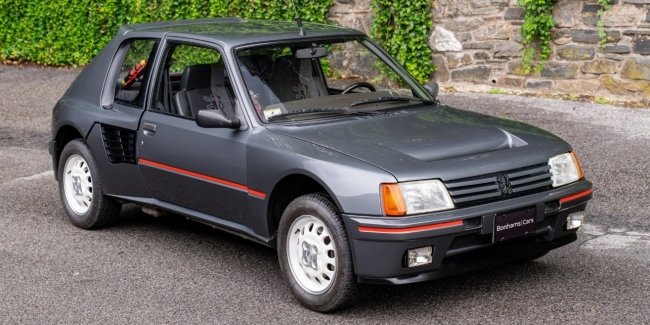 - Peugeot 205 Turbo 16   