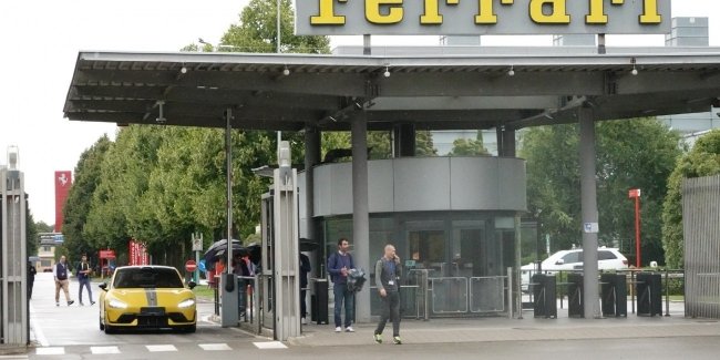 Ferrari    Xiaomi SU7 Ultra