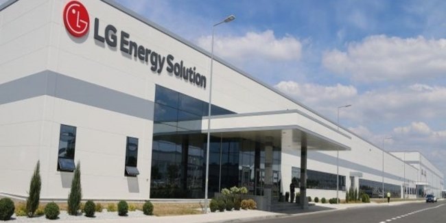 Tesla      LG Energy Solution