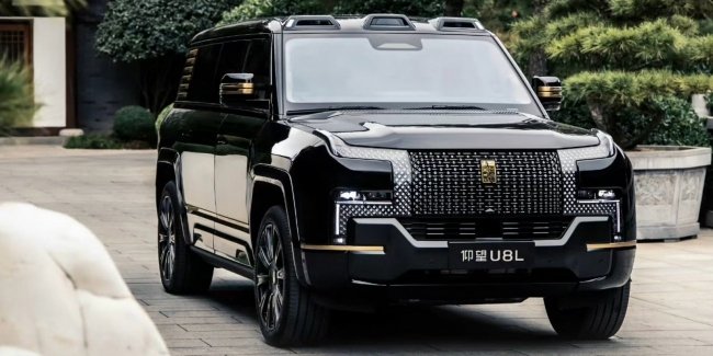       BYD Yangwang U8