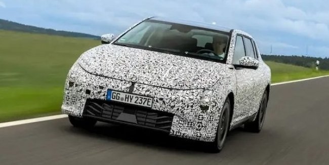 KIA EV4  110 .       5 