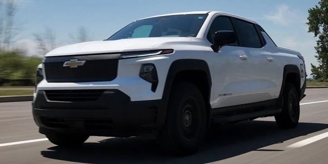   Chevrolet Silverado EV  1700   