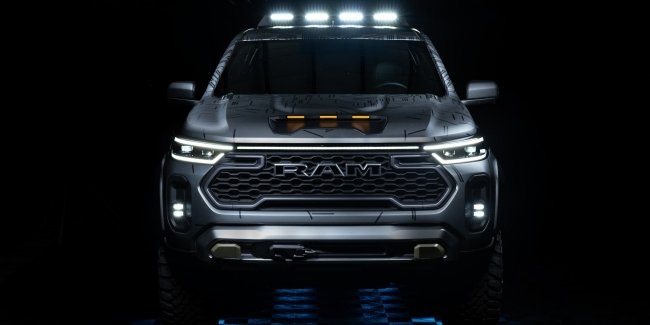  Stellantis    Dakota Nightfall