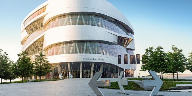   Mercedes-Benz     Nissan