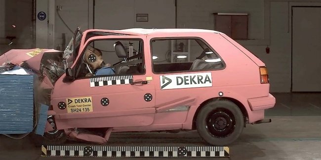  Volkswagen Golf    -