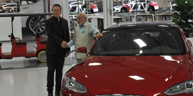 Tesla    䳿,    600    