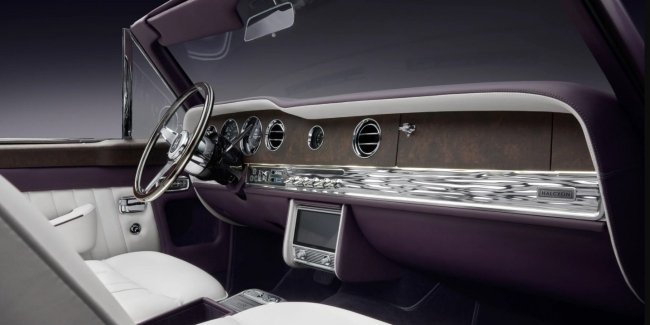  Rolls-Royce Corniche   