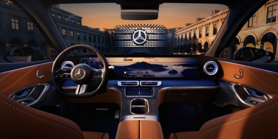 Mercedes-Benz показав салон нового електричного GLC. Рекламні