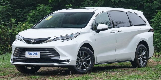 Toyota      Sienna 2026  