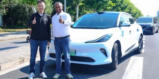 Uber  Momenta      ͳ