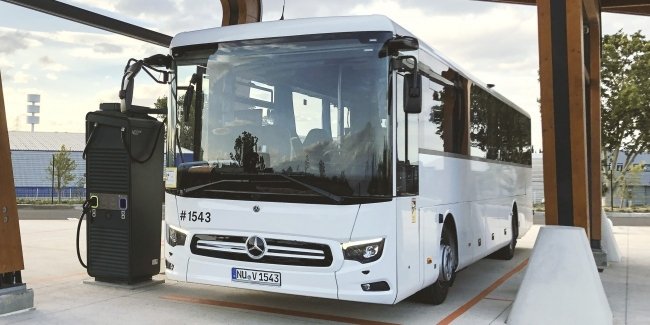  Mercedes-Benz eIntouro   