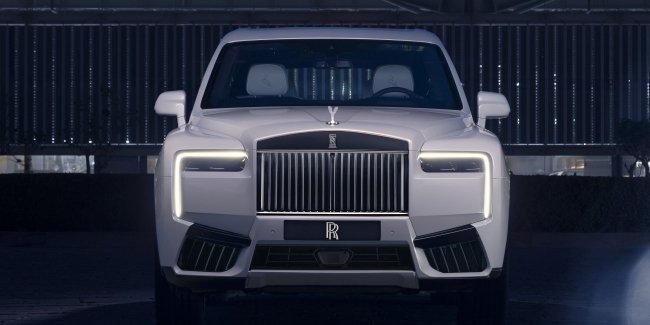 Rolls-Royce  Cullinan Cosmos      