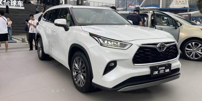     Toyota Highlander 2026