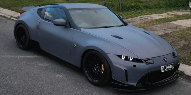 Nissan 370Z   Aston Martin