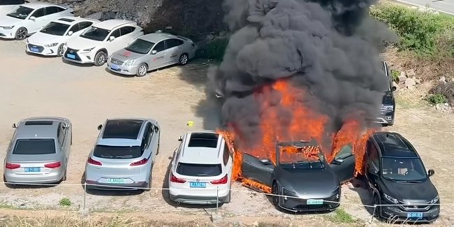 ����������� Avatr 06 � ������� � 1000 �� �������� �� ��������