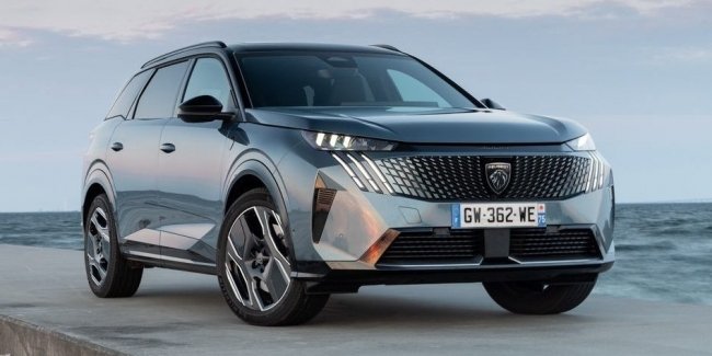  PEUGEOT E-5008   :  325 ..   7- 