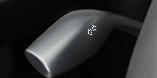 ϳ  Tesla       Model 3