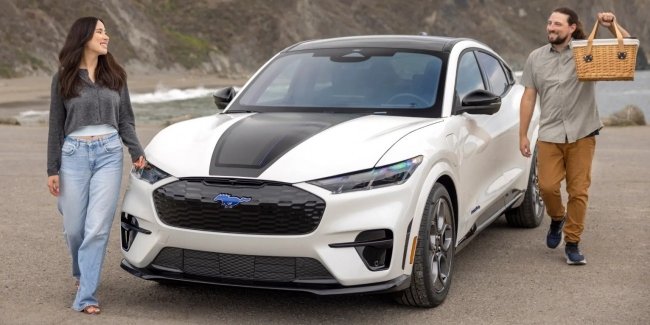 Mustang Mach-E GT ������� ���������� ����� California Special