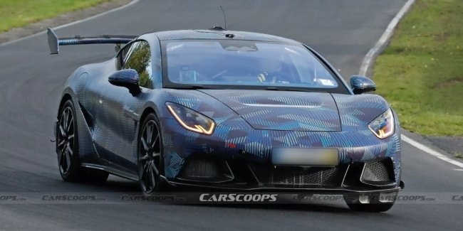   BYD Denza Z   Porsche