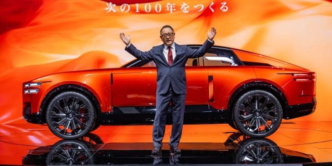 ���� ������� ���� Toyota Century ���������� �� Japan Mobility Show