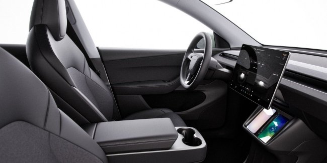 Tesla ������ ��� ����������� Apple CarPlay � ���������� ���� ����