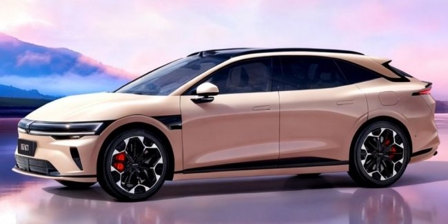 ͳ���-������� Zeekr 007 GT ����� �������� ��� ������� �� ����