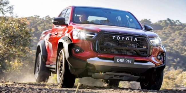 �������� Toyota ��������� ������ ����� Hilux GR Sport