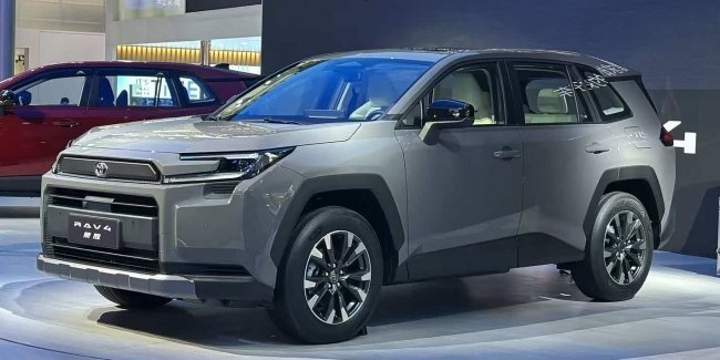 ����� Toyota RAV4 ������������ � ����