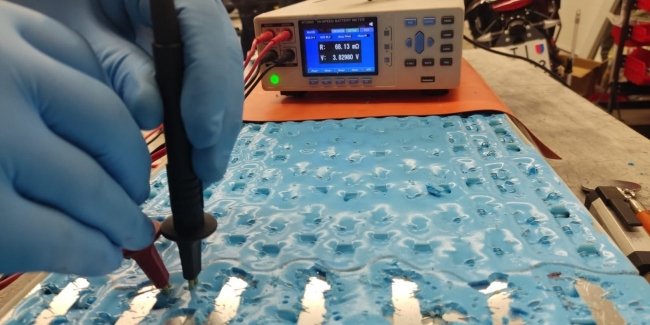 Tesla Model 3/Y    LG    