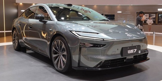 � ���� ������ �������� ���������� �� ������������ ����� Toyota bZ7