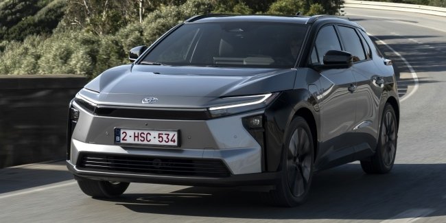 Toyota ������� ����������� �������� bZ4X ��� ������