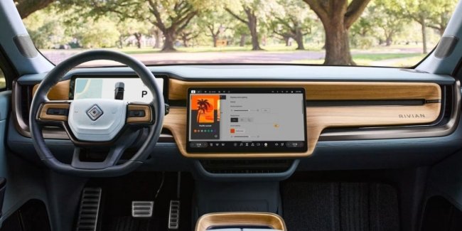 Rivian   Apple CarPlay   