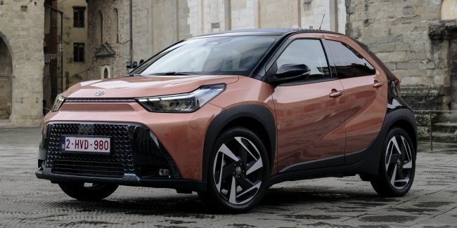 ����� Toyota Aygo X ��� ��������� � �����