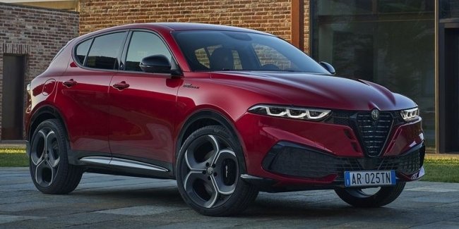 ��������� ��������� Alfa Romeo Tonale ��� �������� � �������